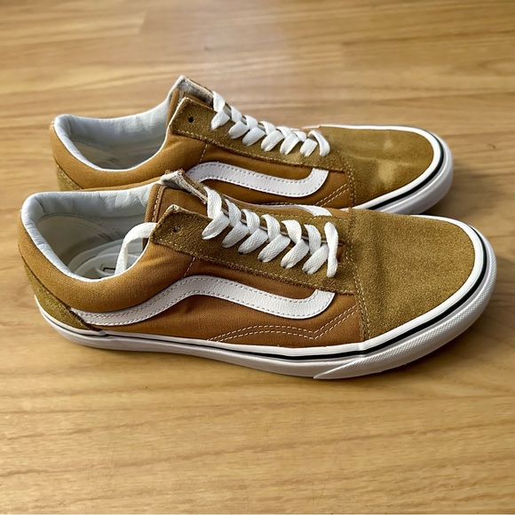 Vans Old Skool Shoes - Picture 4 of 8